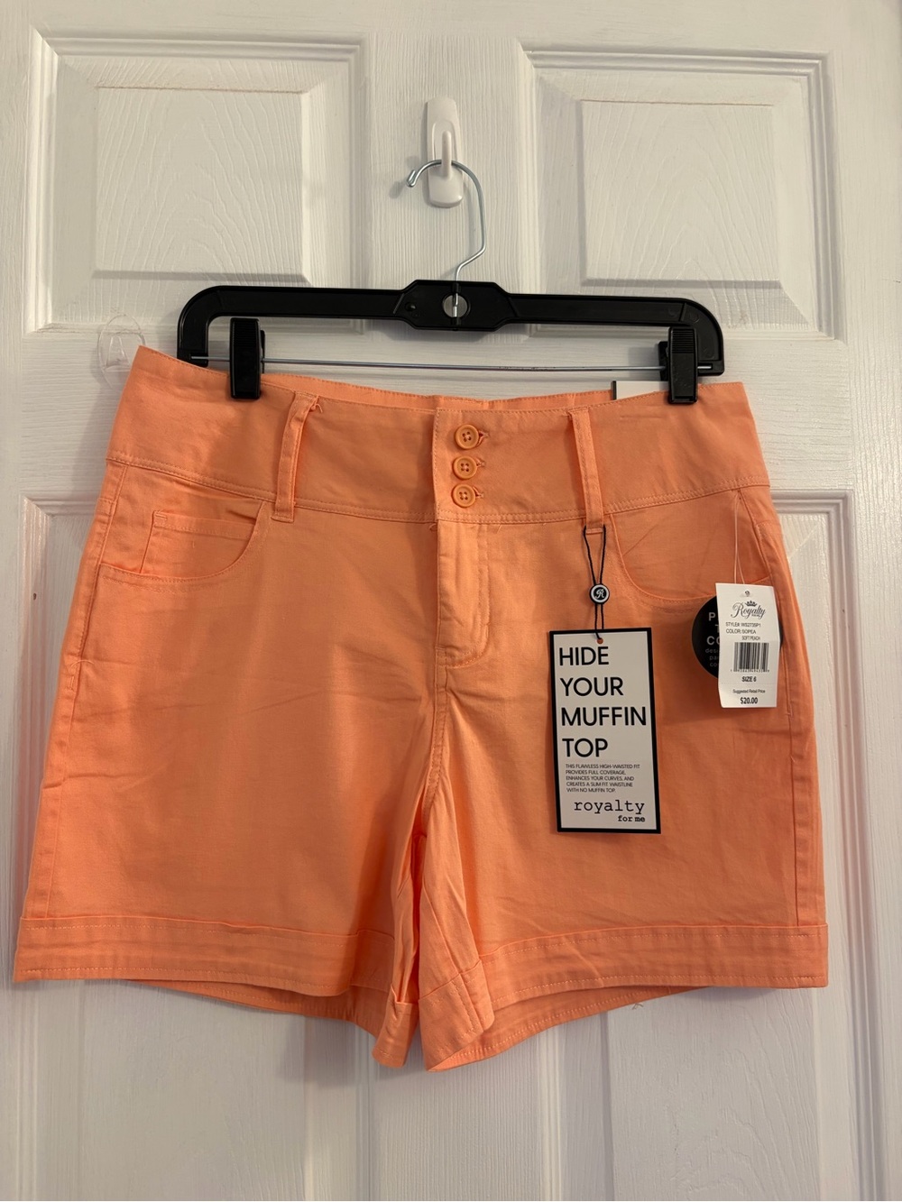 Royalty For Me Coral Women’s Mid-Rise Shorts. Size 6 $10